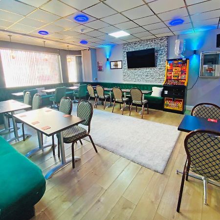 The J & S Hotel Blackpool Bagian luar foto