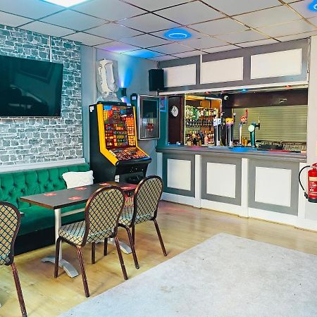 The J & S Hotel Blackpool Bagian luar foto