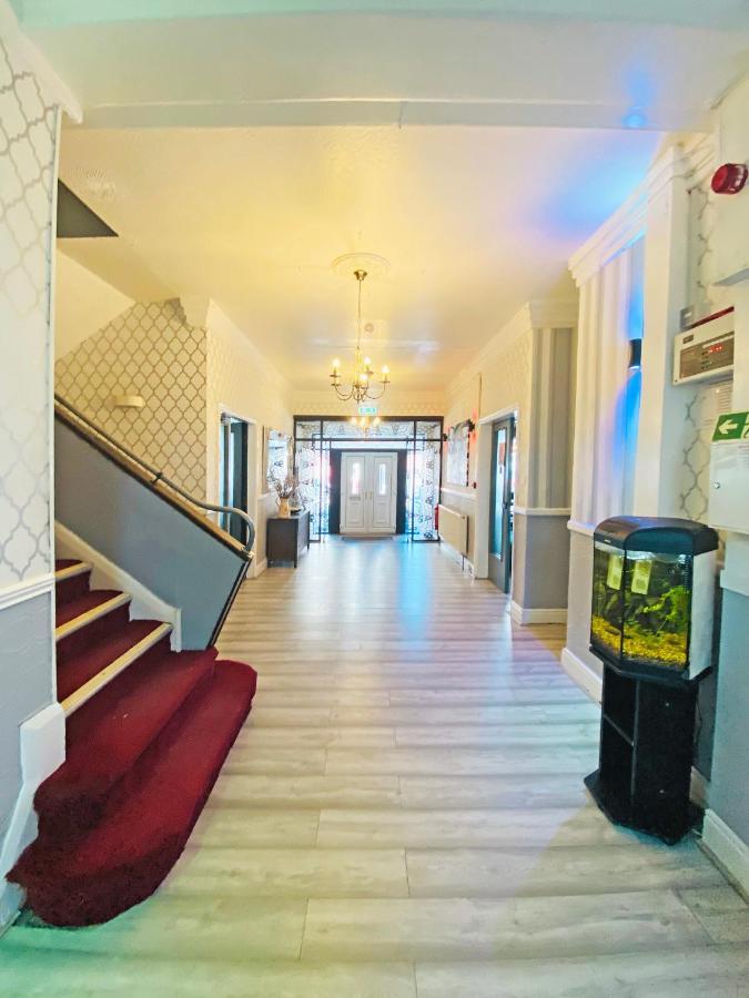 The J & S Hotel Blackpool Bagian luar foto